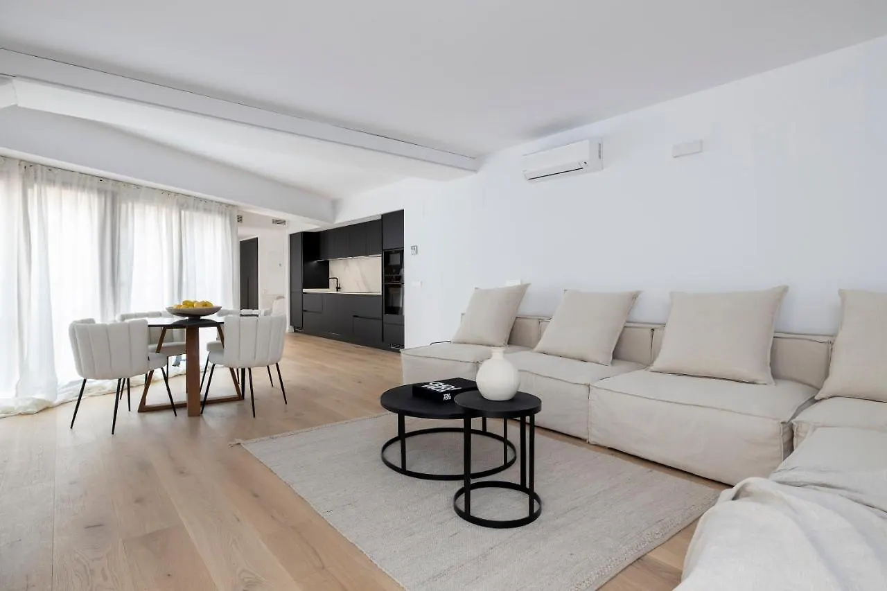 Luxury Apartment In Barcelona City Center